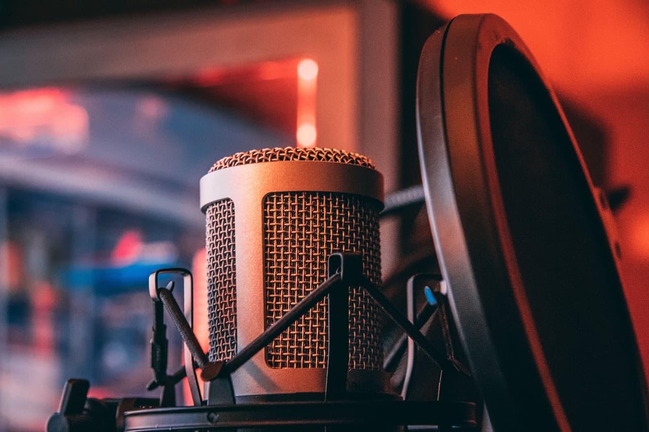 3 Ways to Grow Your Podcast (That Actually Work)